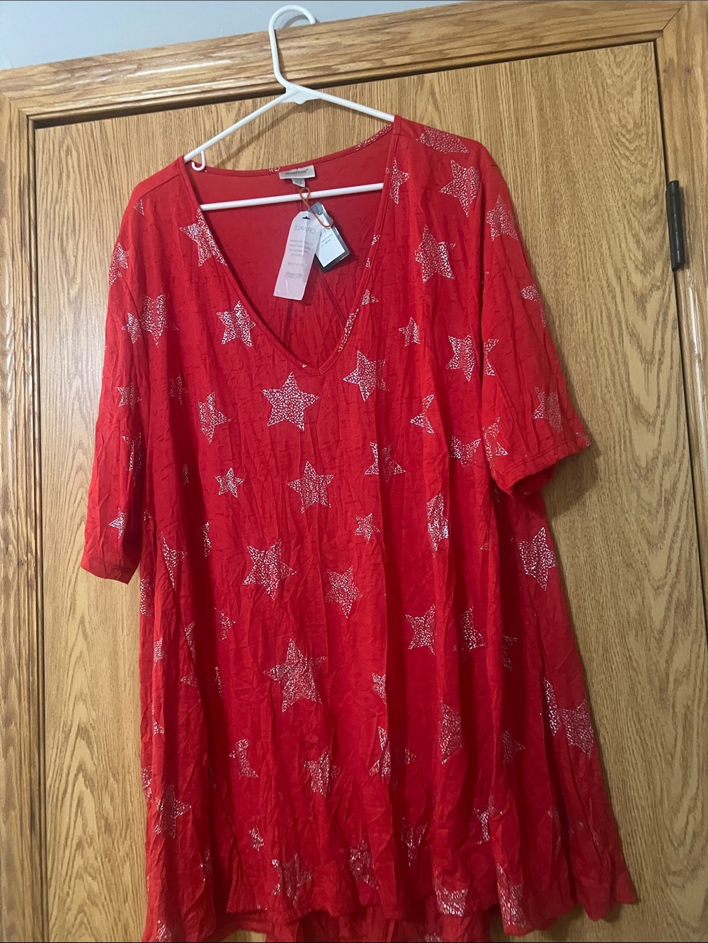 Avenue Scarlet Top with star Detail